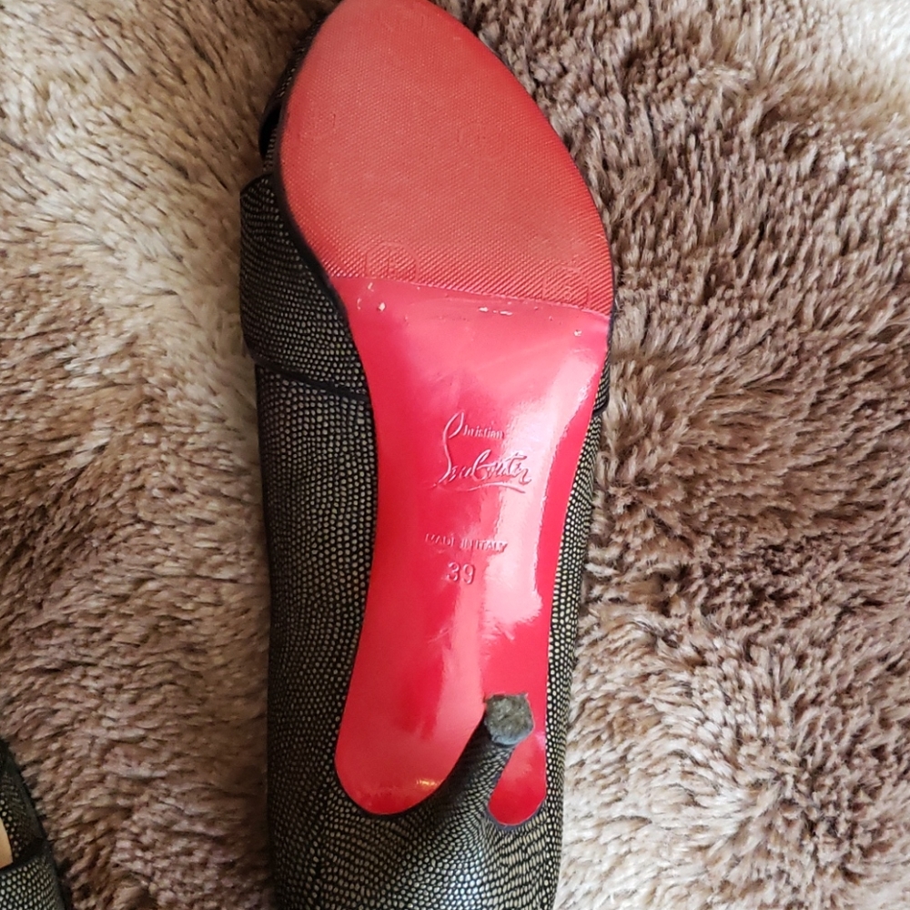 Christian Louboutin Peep-Toe Pumps - Picture 2 of 3